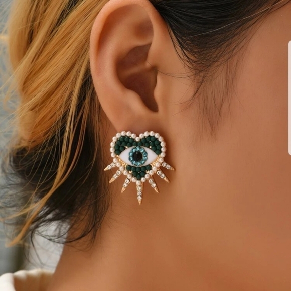 Jewelry - NEW Faux Pearl and Rhinestone Heart DARK GREEN Eye 🧿 earrings for GOOD